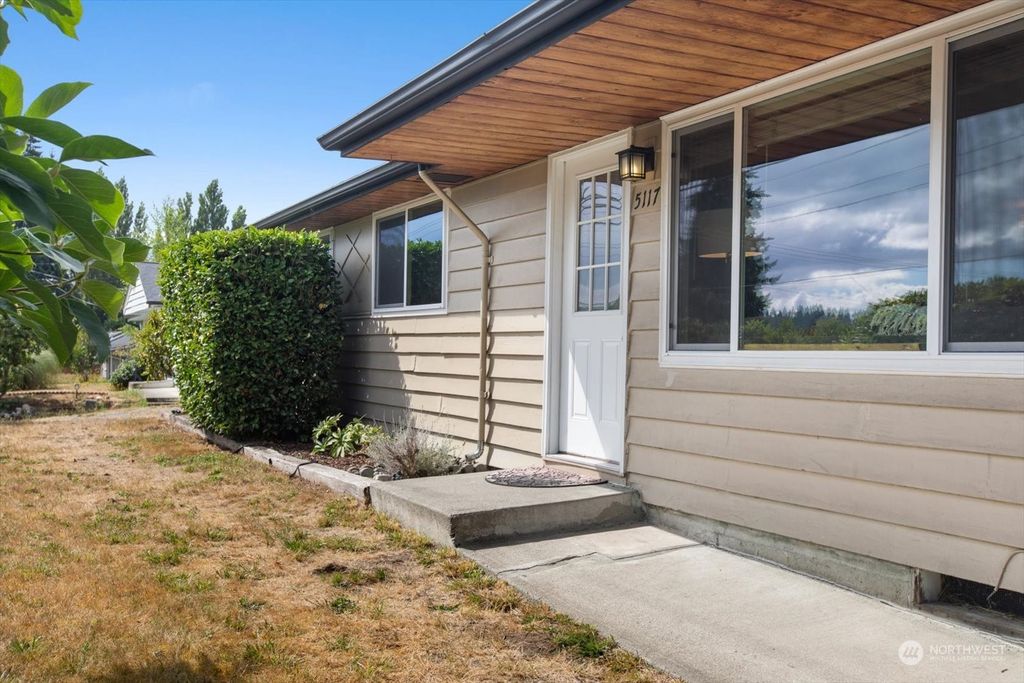 Photo of 5117 244th Street SW, Mountlake Terrace, WA 98043 (MLS # 2147870)