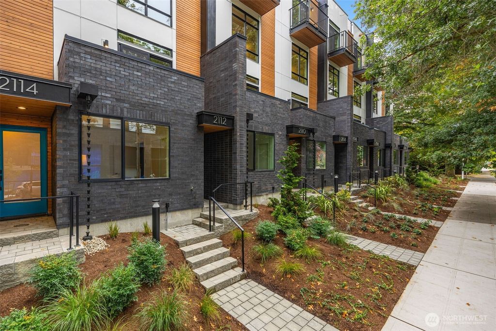 Photo of 2104 1st Avenue N, Seattle, WA 98109 (MLS # 2469227)