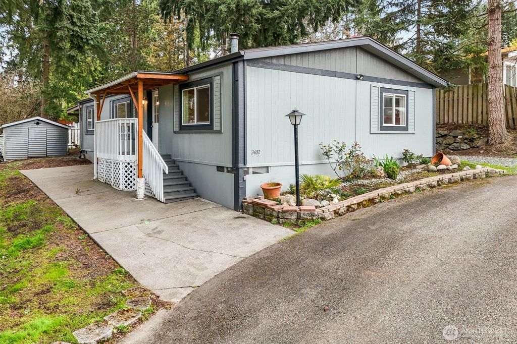 Photo of 2402 S 370th place Pl, Federal Way, WA 98003 (MLS # 2502984)
