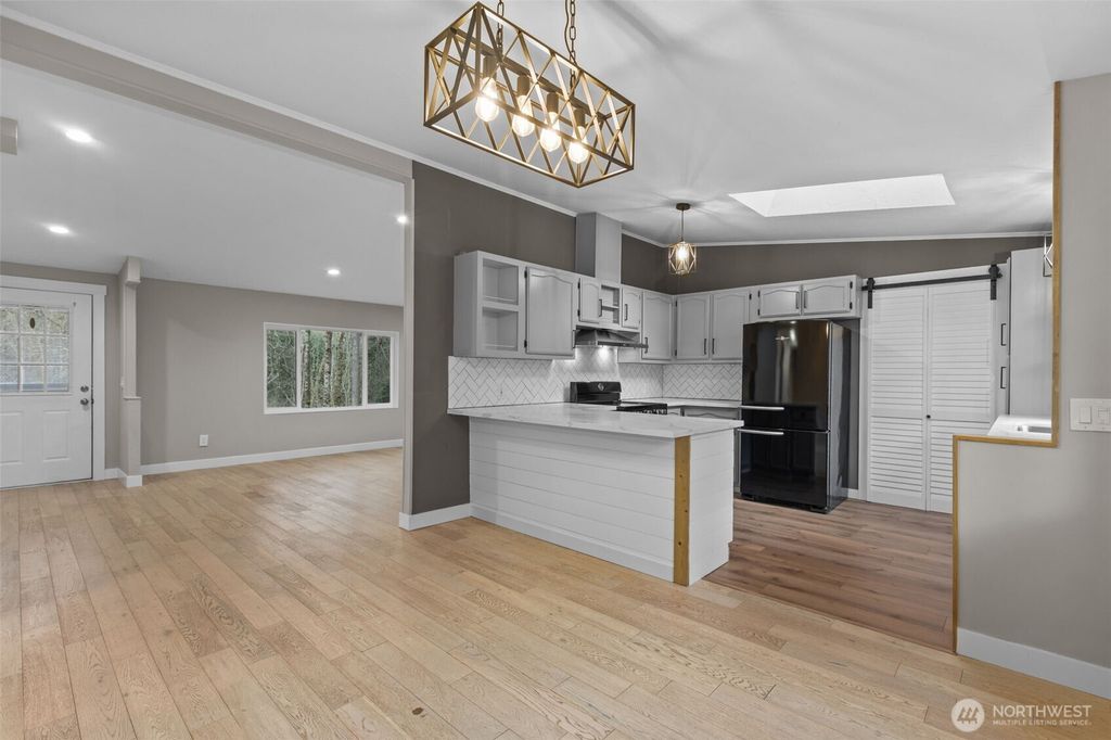 Photo of 2402 S 370th place Pl, Federal Way, WA 98003 (MLS # 2502984)