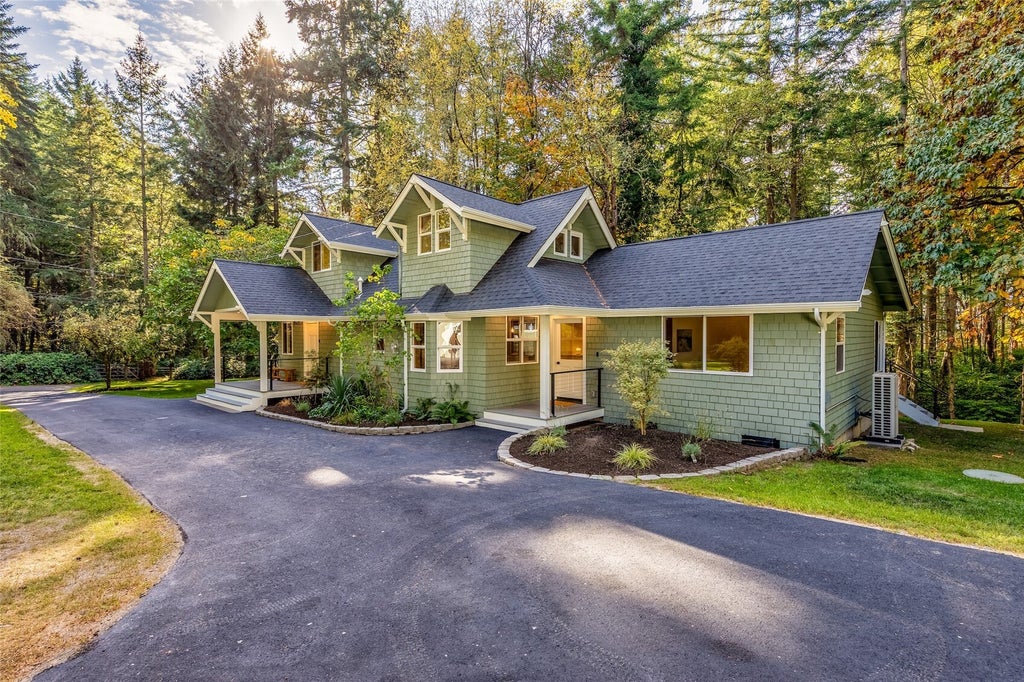 Photo of 13214 SW 224th Street, Vashon, WA 98070 (MLS # 2598602)