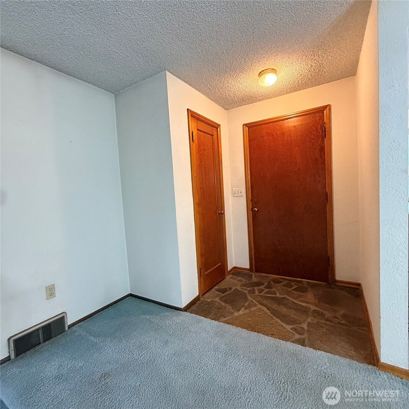 580 Rose Street NE