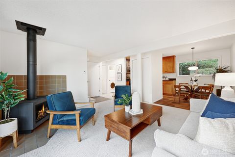 Photo of 2941 76th Avenue SE #5A, Mercer Island, WA 98040 (MLS # 2480435)