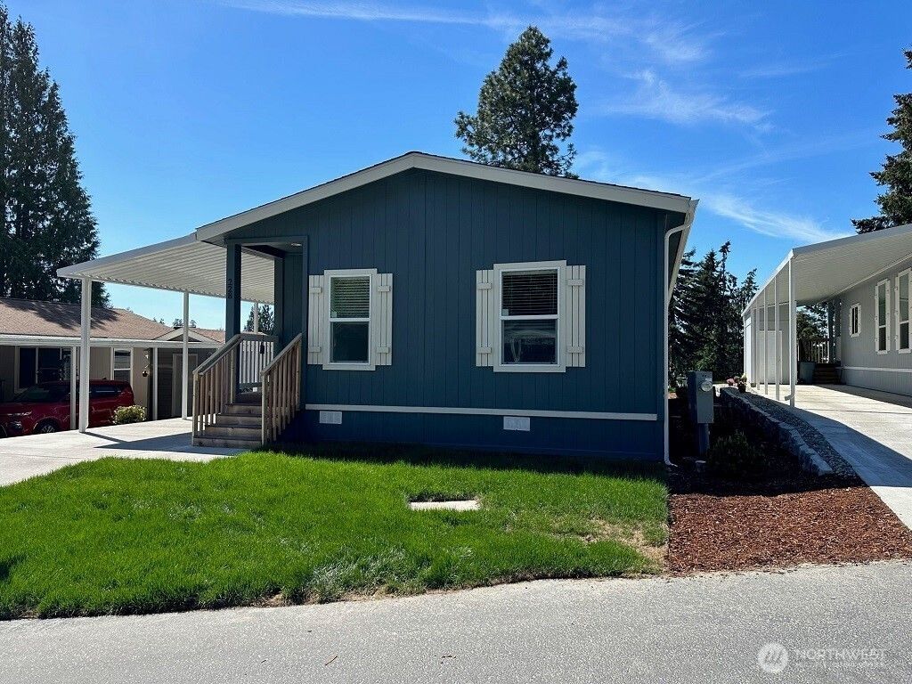 Photo of 2101 S 324th Street #228, Federal Way, WA 98003 (MLS # 2405482)