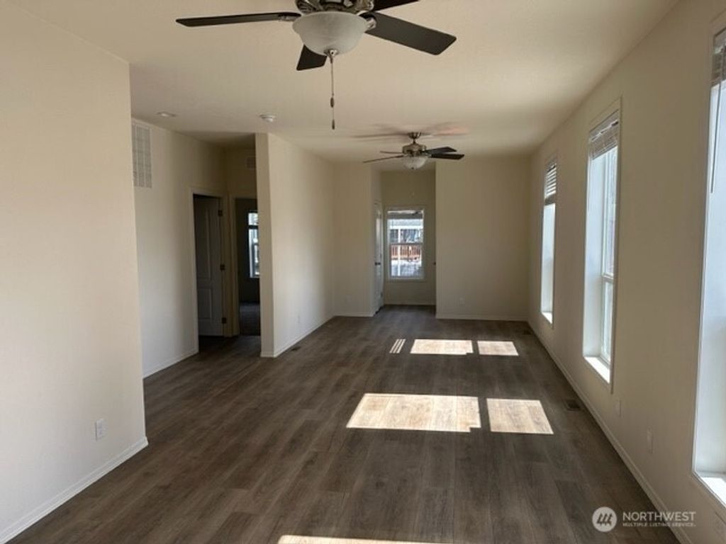 Photo of 2101 S 324th Street #228, Federal Way, WA 98003 (MLS # 2405482)