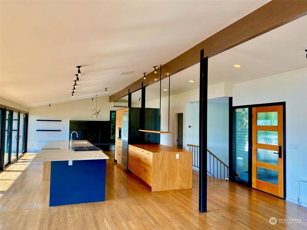 Photo of 6008 E Mercer Way, Mercer Island, WA 98040 (MLS # 2140512)