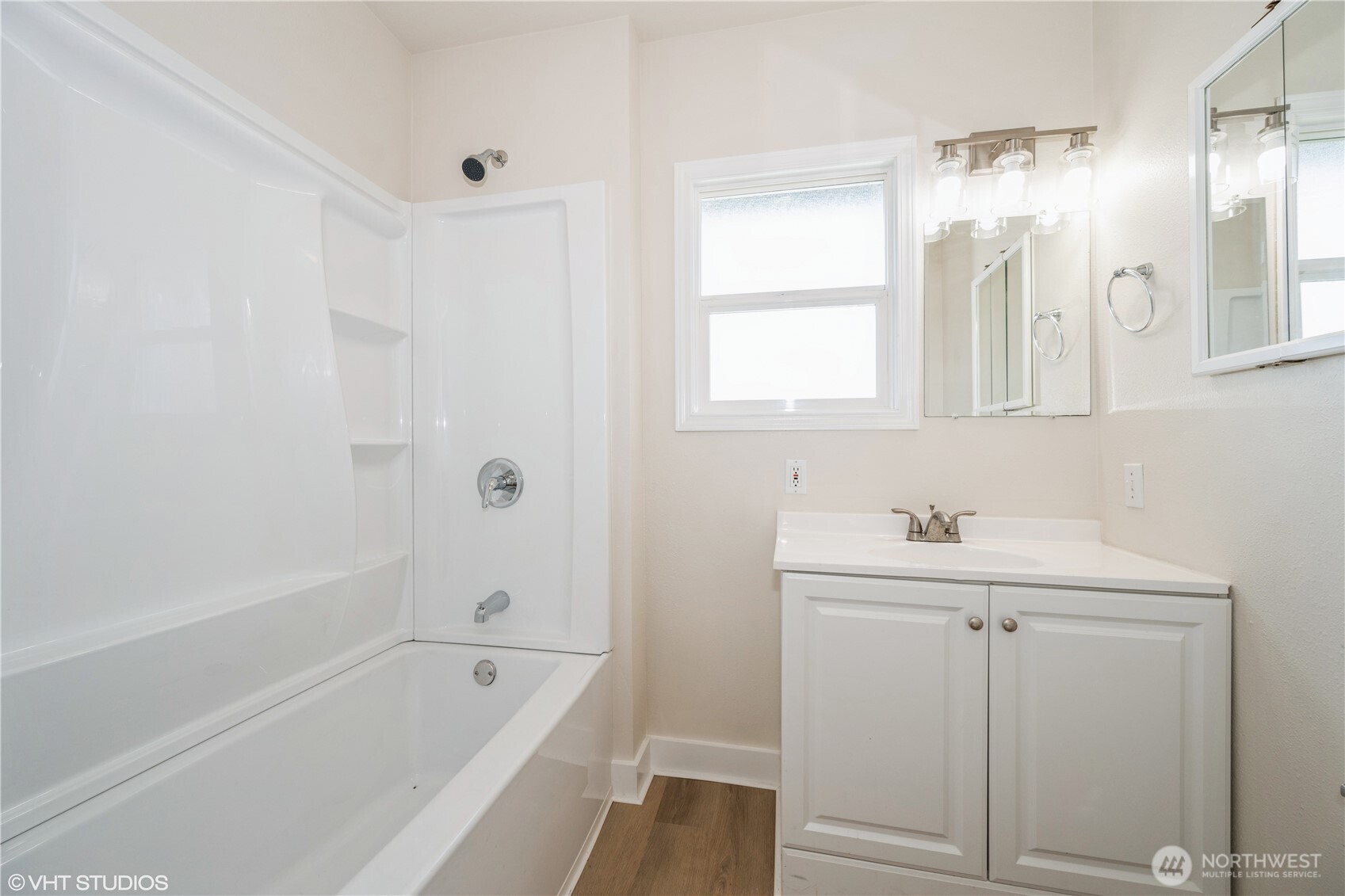 Centralia, Washington 98531, United States, 2 Bedrooms Bedrooms, ,1 BathroomBathrooms,Residential,Active,123814