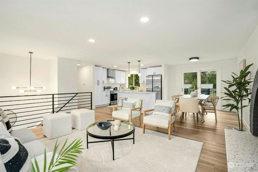 Photo of 14426 129th Place NE, Kirkland, WA 98034 (MLS # 2299738)