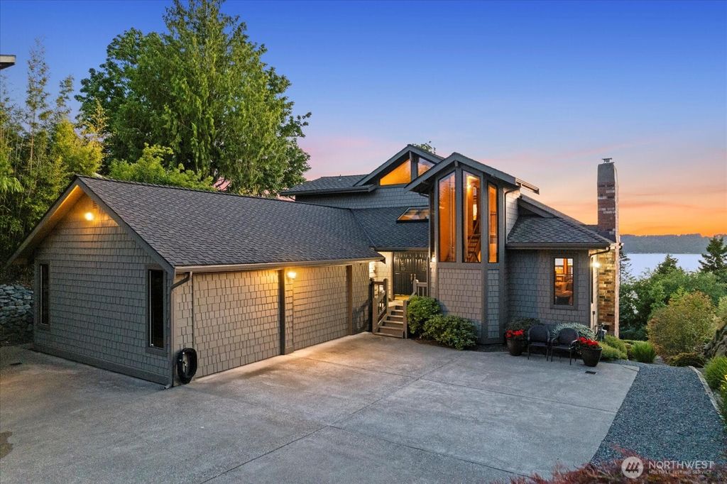 Photo of 10300 64th Place W, Mukilteo, WA 98275 (MLS # 2394590)