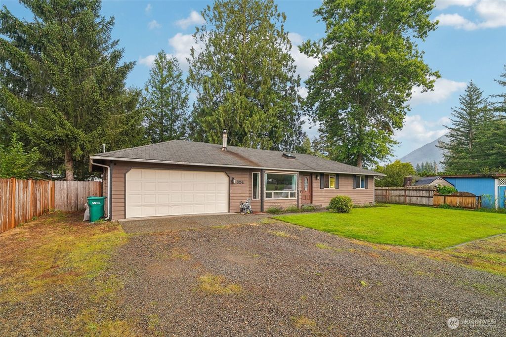 Photo of 824 Linda Avenue, Gold Bar, WA 98251 (MLS # 2288910)