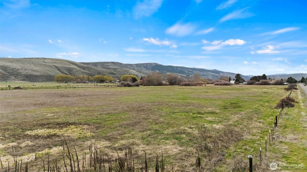 Photo of 1 Strande Road, Ellensburg, WA 98926 (MLS # 2502476)