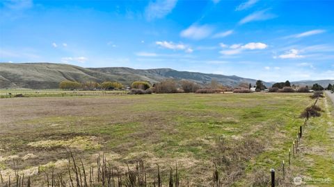 Photo of 1 Strande Road, Ellensburg, WA 98926 (MLS # 2502476)