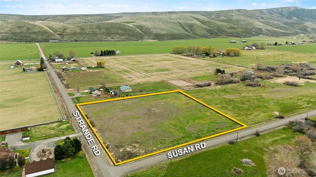Photo of 1 Strande Road, Ellensburg, WA 98926 (MLS # 2502476)