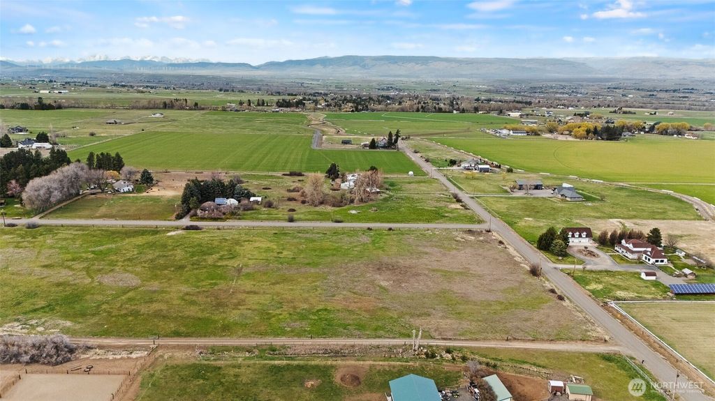 Photo of 1 Strande Road, Ellensburg, WA 98926 (MLS # 2502476)