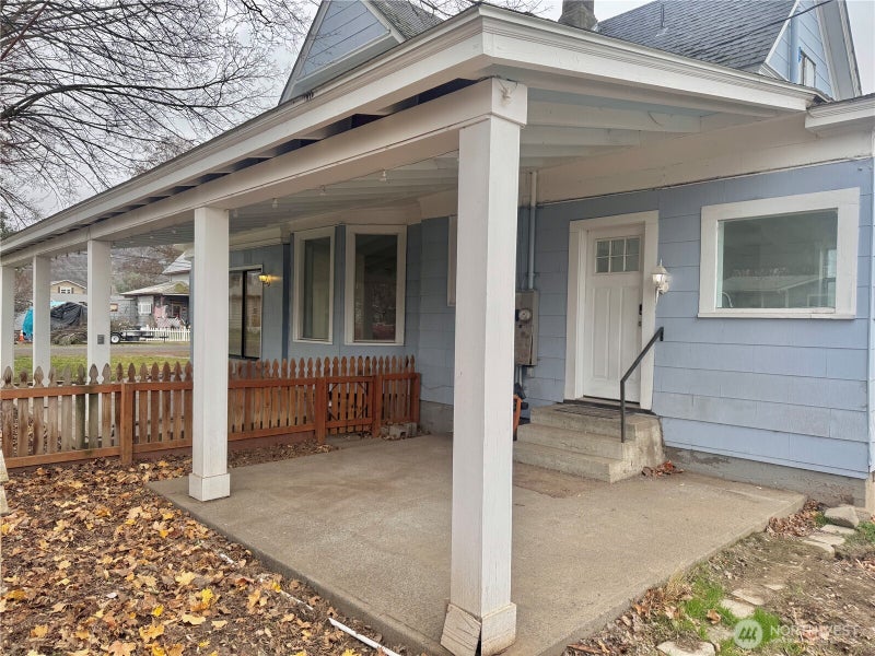 250 W Sixth Street