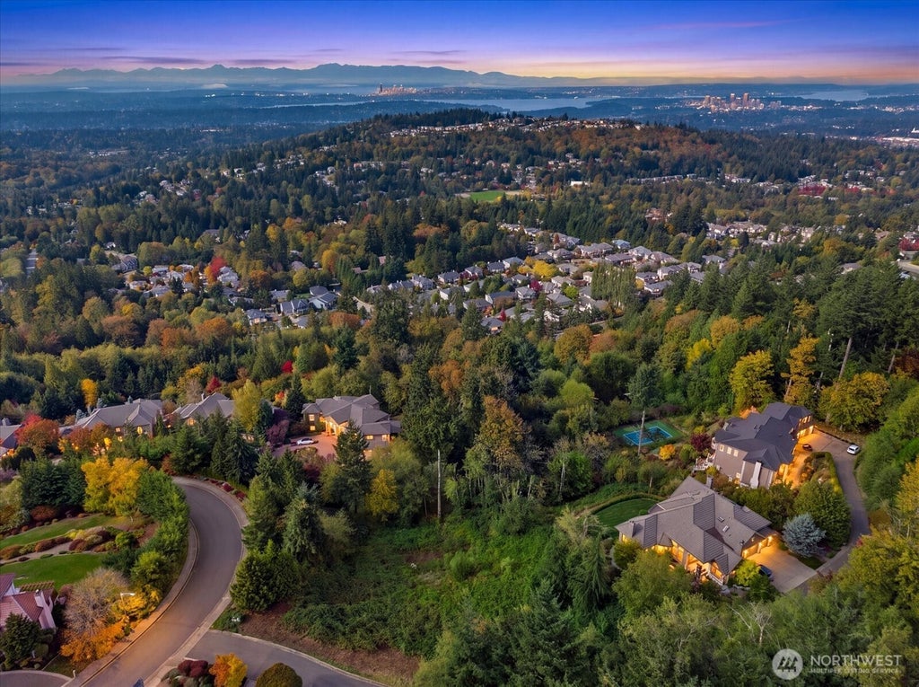 Photo of 6452 170th Pl SE PL, Bellevue, WA 98006 (MLS # 2592466)