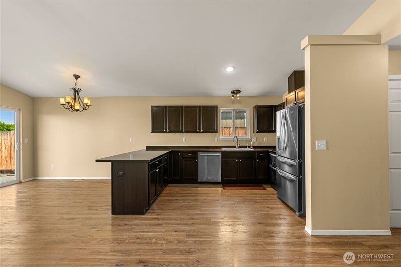524 N Montclair Avenue