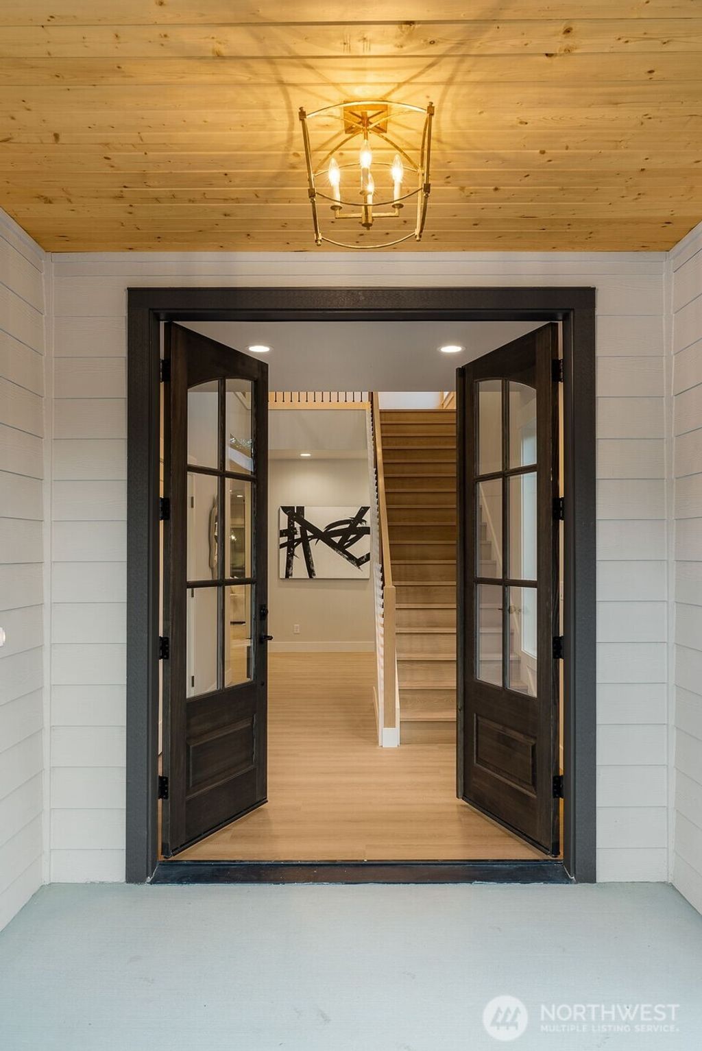 Photo of 10606 NE 137th Place, Kirkland, WA 98034 (MLS # 2371310)