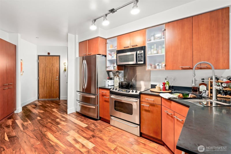 159 Denny Way 313