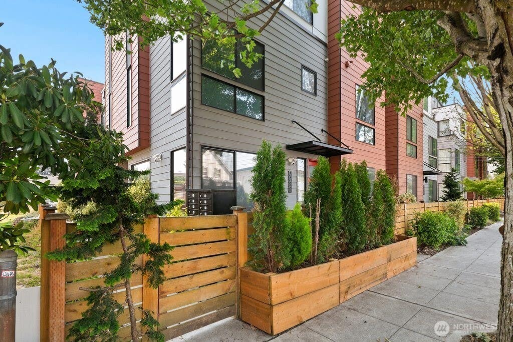 Photo of 539 S Cloverdale Street #D, Seattle, WA 98108 (MLS # 2574004)