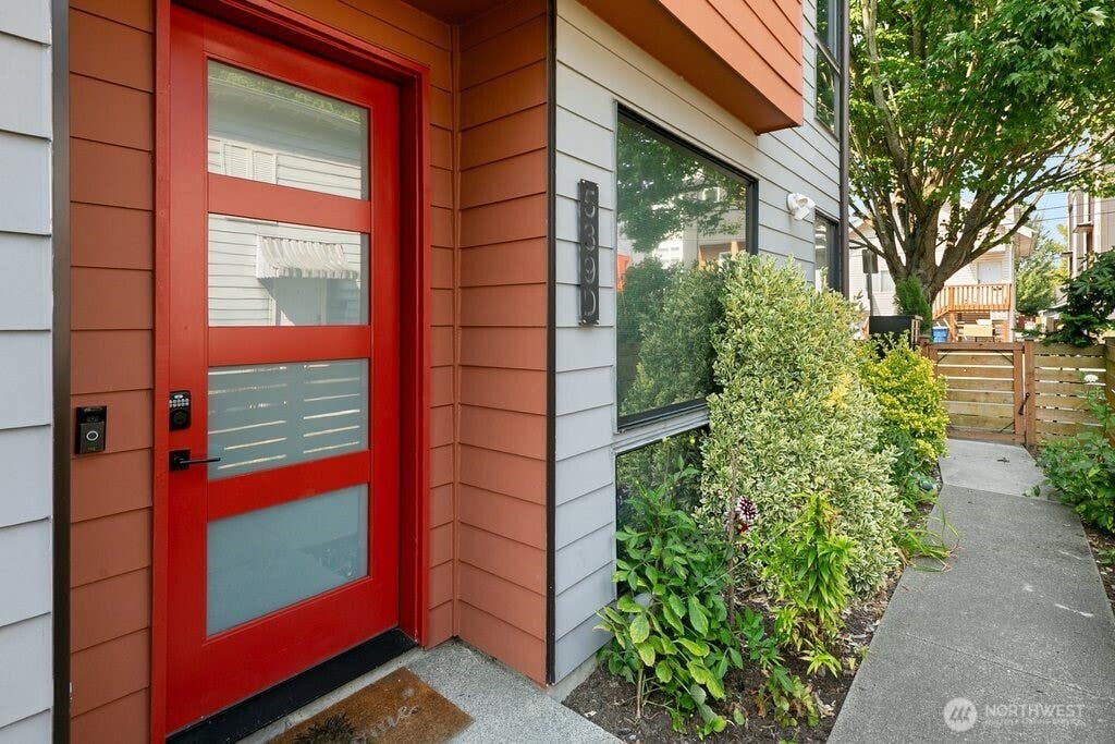 Photo of 539 S Cloverdale Street #D, Seattle, WA 98108 (MLS # 2574004)