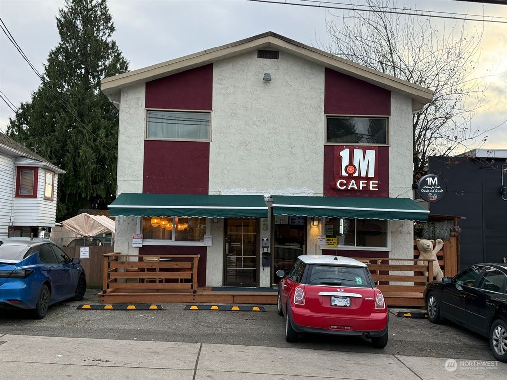 Photo of 323 N 105th Street, Seattle, WA 98133 (MLS # 2313285)