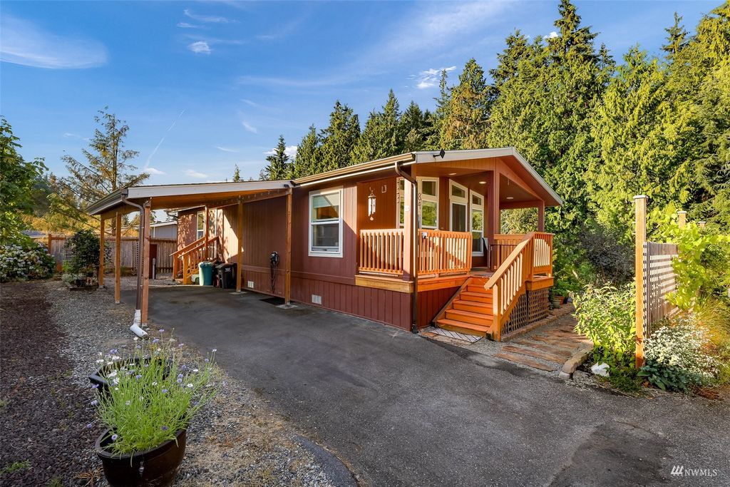 Photo of 5810 Fleming Street #84, Everett, WA 98203 (MLS # 1988773)