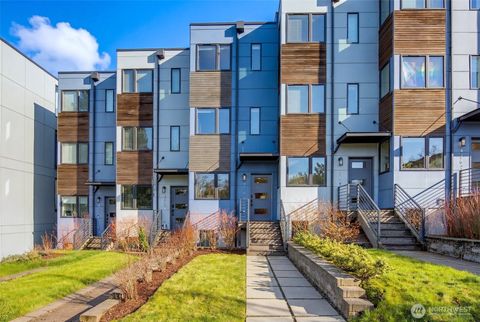 Photo of 4274 NE 50th Street, Seattle, WA 98105 (MLS # 2509101)