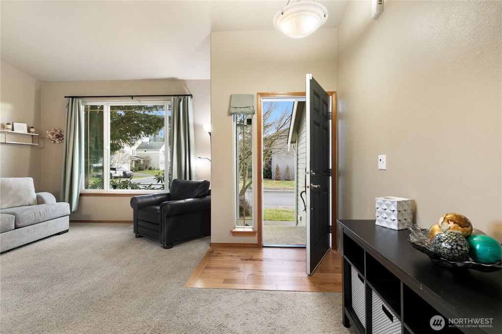 listing image 9361244714250632101