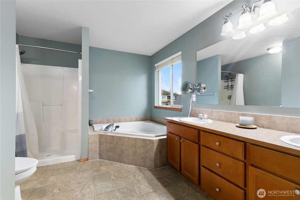 listing image 9361586487612647541