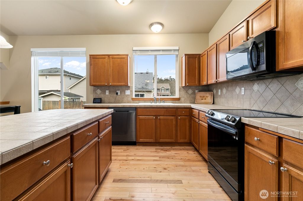 listing image 9362986505074452219