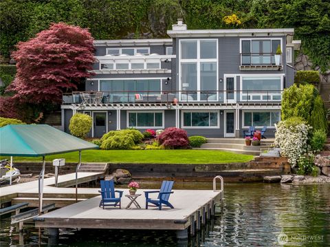 Photo of 842 W Lake Sammamish Parkway SE, Bellevue, WA 98008 (MLS # 2473105)