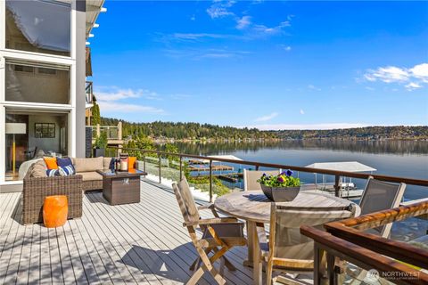 Photo of 842 W Lake Sammamish Parkway SE, Bellevue, WA 98008 (MLS # 2473105)