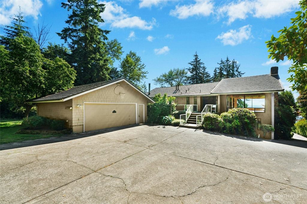 Photo of 4736 Somerset Avenue SE, Bellevue, WA 98006 (MLS # 2543176)