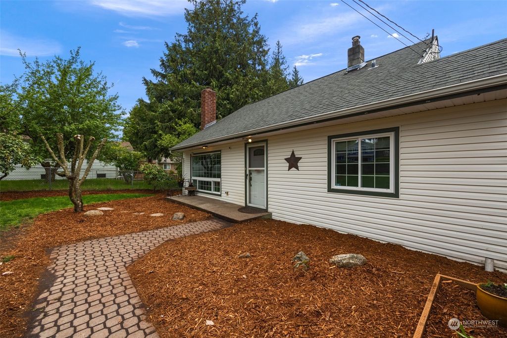 Photo of 13033 10th Avenue S, Burien, WA 98168 (MLS # 2231385)
