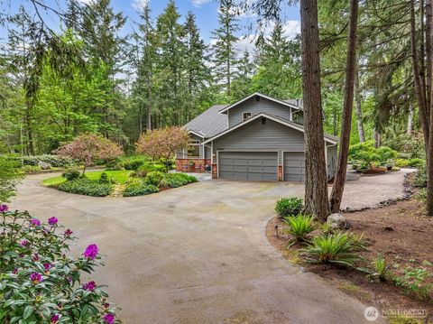 Photo of 16926 SE 327th Place, Auburn, WA 98092 (MLS # 2520016)