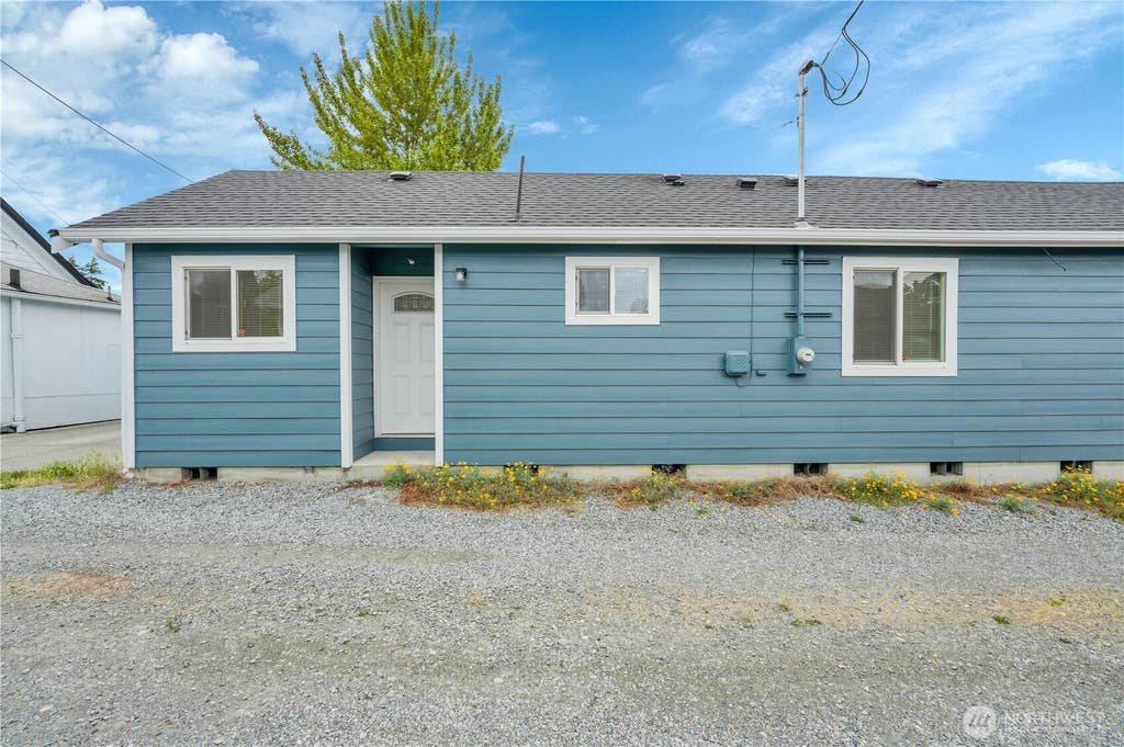 Photo of 5410 S Oakes Street, Tacoma, WA 98409 (MLS # 2562092)