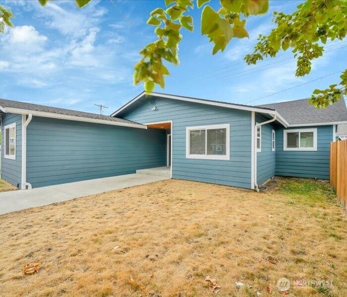 Photo of 5410 S Oakes Street, Tacoma, WA 98409 (MLS # 2562092)