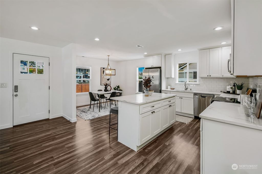 Photo of 1233 SW 148th Street, Burien, WA 98166 (MLS # 2311636)