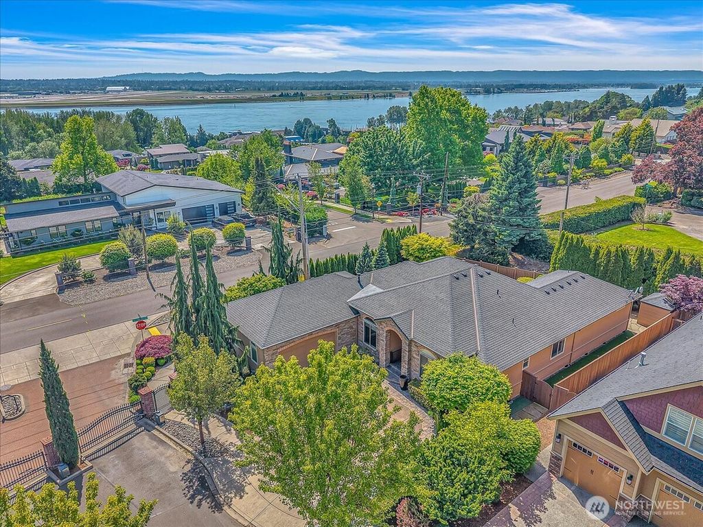 Photo of 1410 SE Columbia Crest Court, Vancouver, WA 98664 (MLS # 2515743)