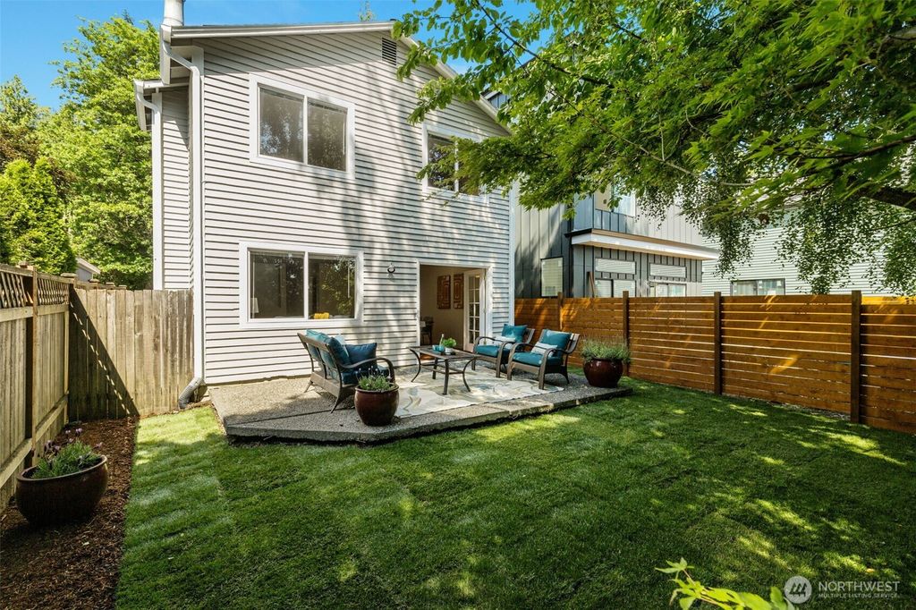 Photo of 7516 31st Avenue NE, Seattle, WA 98115 (MLS # 2387731)