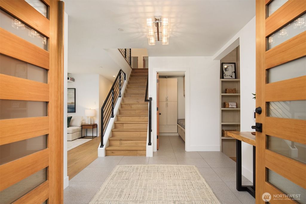 Photo of 10210 114th Place NE, Kirkland, WA 98033 (MLS # 2360727)