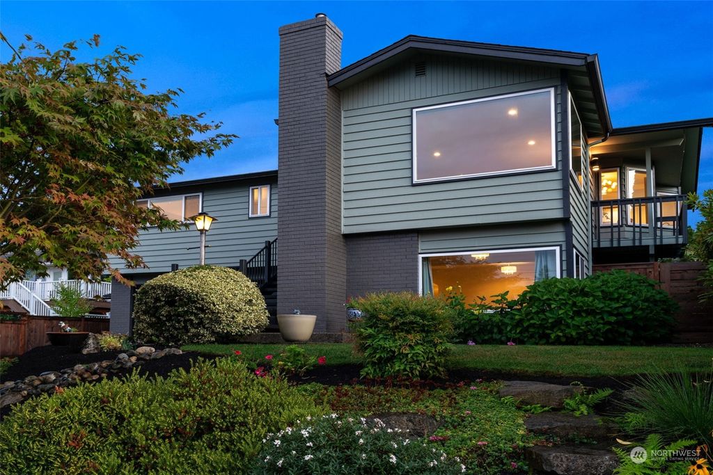 Photo of 1026 Glen Street, Edmonds, WA 98020 (MLS # 2166001)