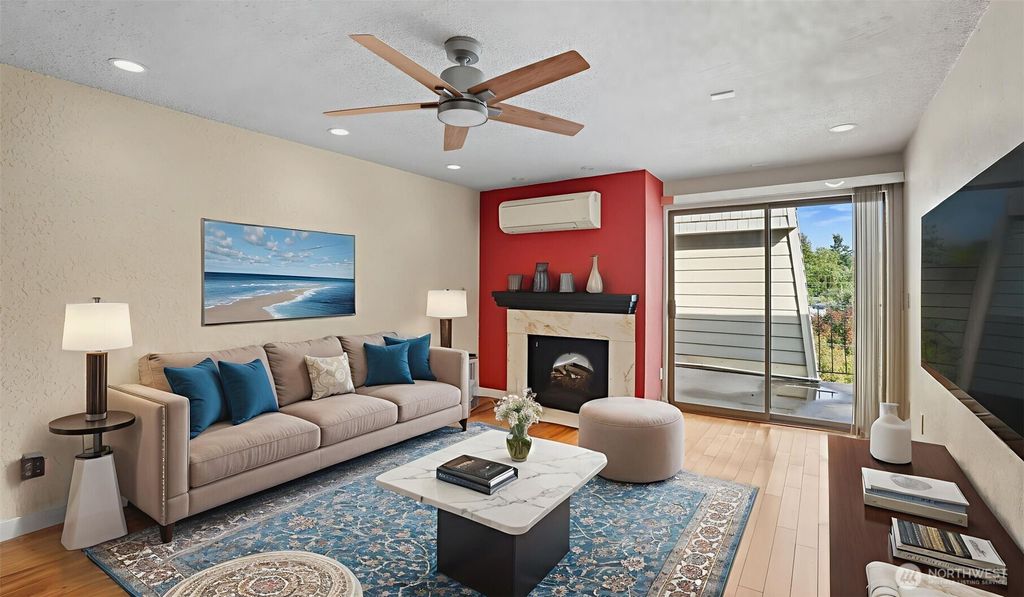 Photo of 437 Williams Avenue N #201, Renton, WA 98057 (MLS # 2440632)