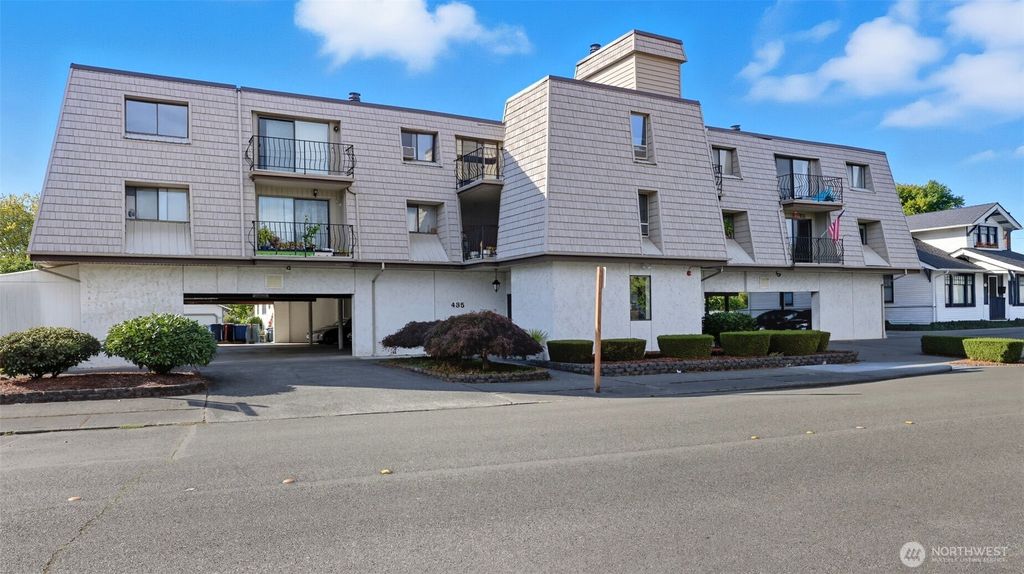Photo of 437 Williams Avenue N #201, Renton, WA 98057 (MLS # 2440632)