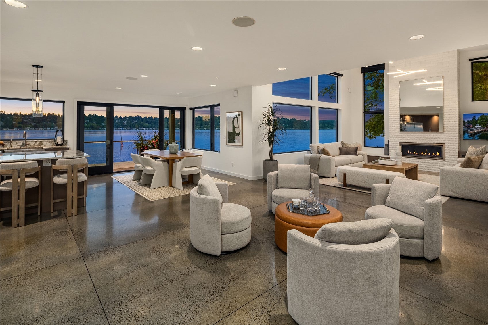13031 Holmes Point Drive NE