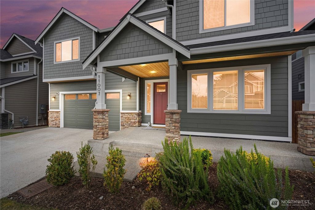 Photo of 11007 71st Avenue Ct E, Puyallup, WA 98373 (MLS # 2488241)