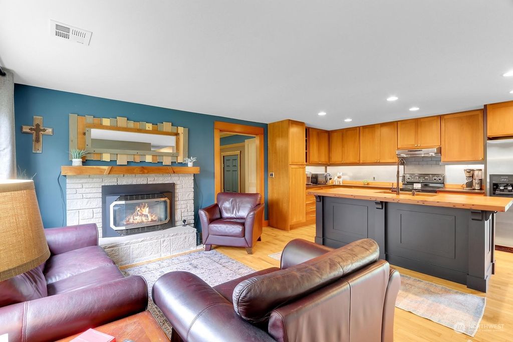 Photo of 3307 227th Street SW, Brier, WA 98036 (MLS # 2244950)