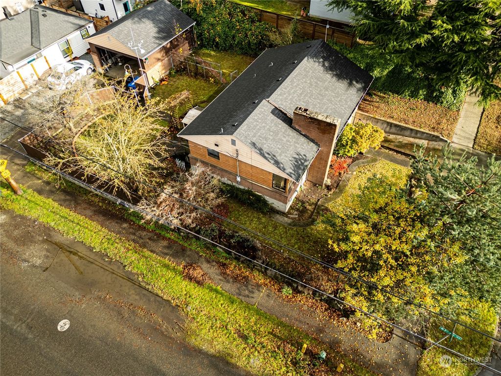Photo of 104 NE 85th Street, Seattle, WA 98115 (MLS # 2314553)