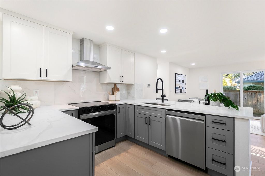 listing image 9365522872056500735